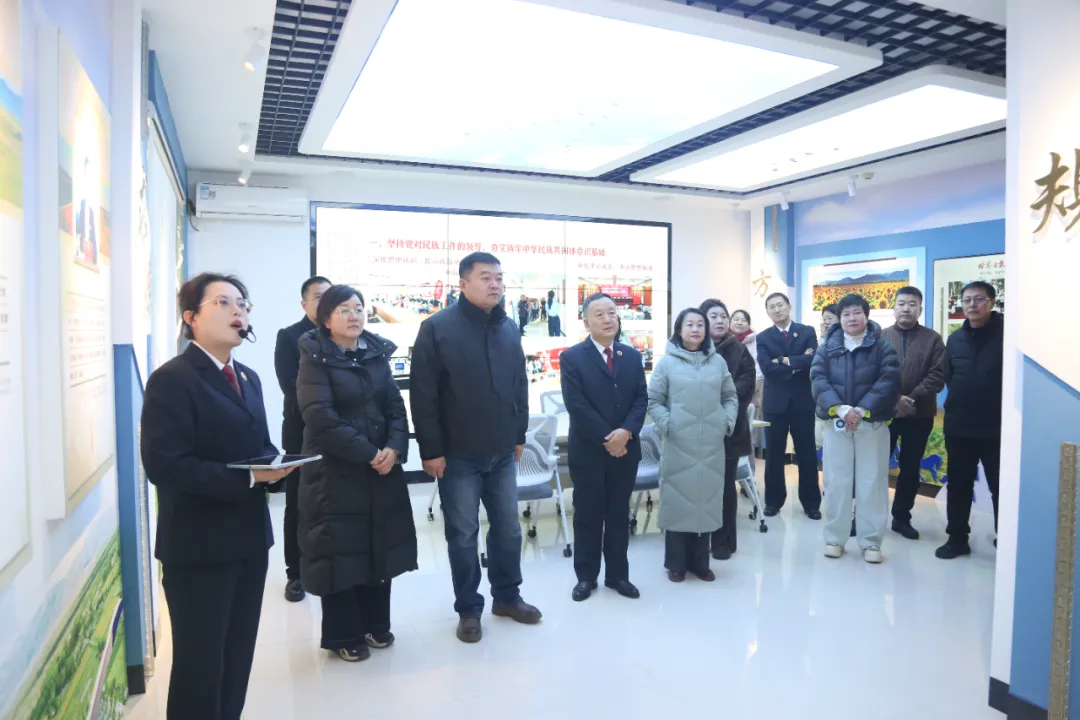 ���������˴�ί�������һ�и���������������Ժ����ָ������